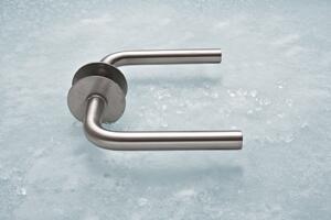 DØRHÅNDTAK L -FORM - 16 MM - MED ROSETER 0116