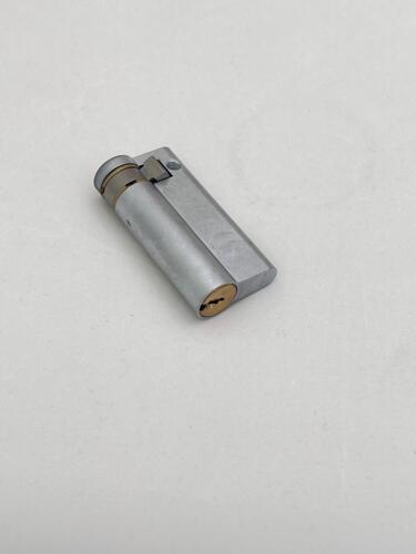 523c Halvt profilcylinder +25 mat krom