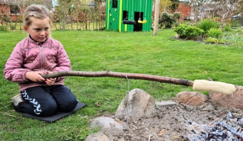 HOLDER FOR SNOBRØDSPIND