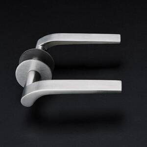 : RE: DÖRRHANDTAG MED ROSETTER 0625 Liten modell CC30