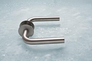 DØRHÅNDTAK L -FORM - 19 MM - MED ROSETER 0119