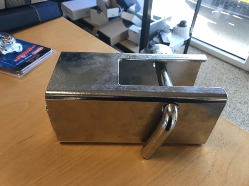 Smart All around trailer lock in very strong quality.