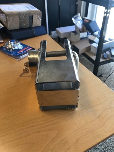 Smart All around trailer lock in very strong quality.