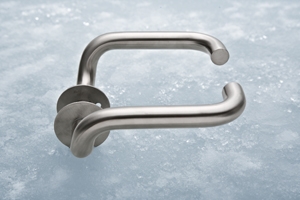 DØRGREB 135 MM "HOSPITAL" - 19 MM MED ROSETTER 0819  **RESTSALG BEGRÆNSET LAGER**